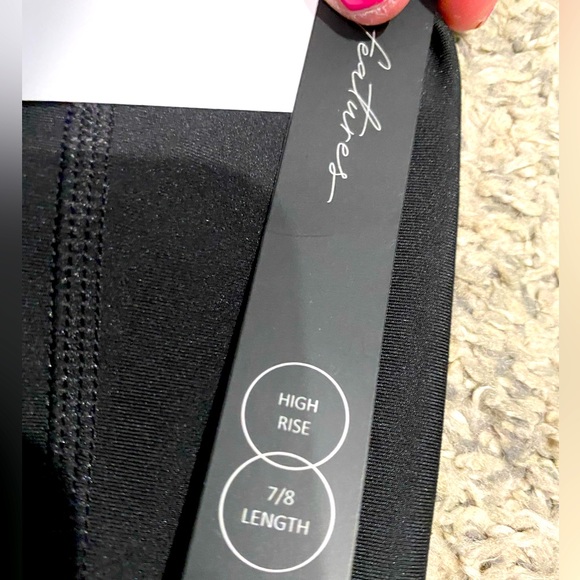 NWT Kineses 7/8 high-waisted black leggings - Picture 3 of 7